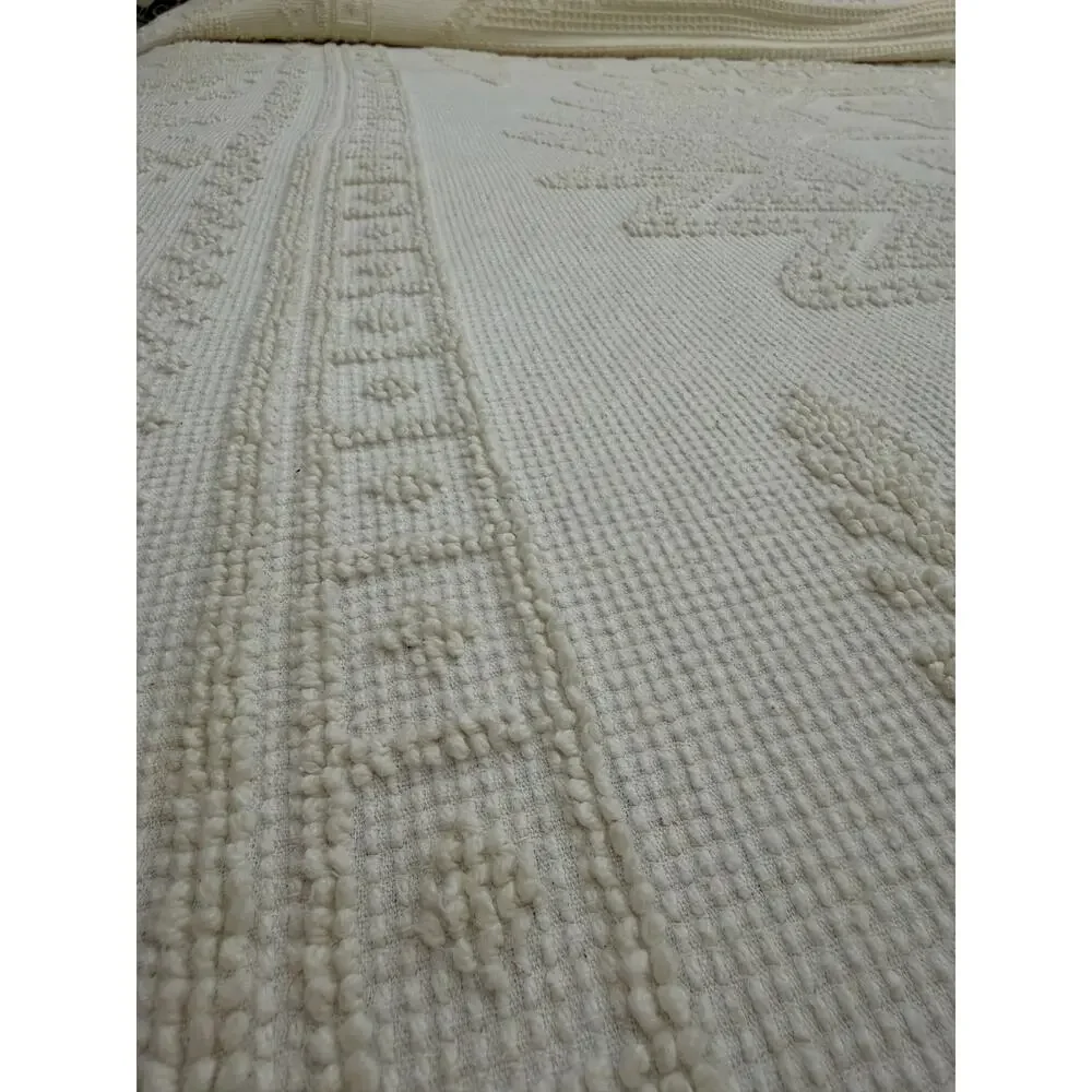 Vintage Sears Ivory Chenille Bedspread Full/Queen 100x122 Cotton Medallion